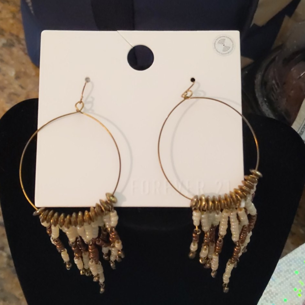 NWOT Dangle earrings